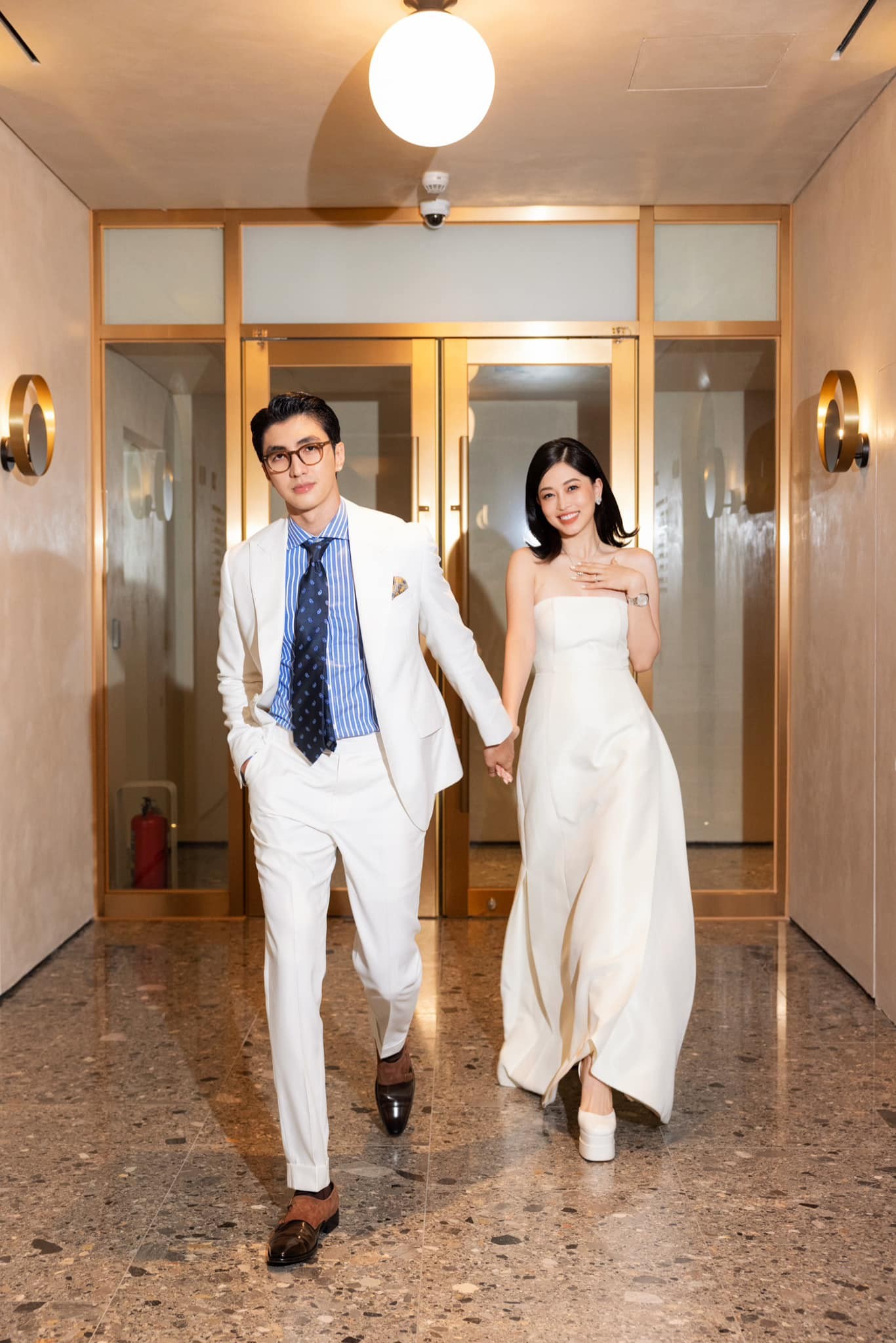 Có vẻ như Phương Nga là một 'nóc nhà' Quyền Lực