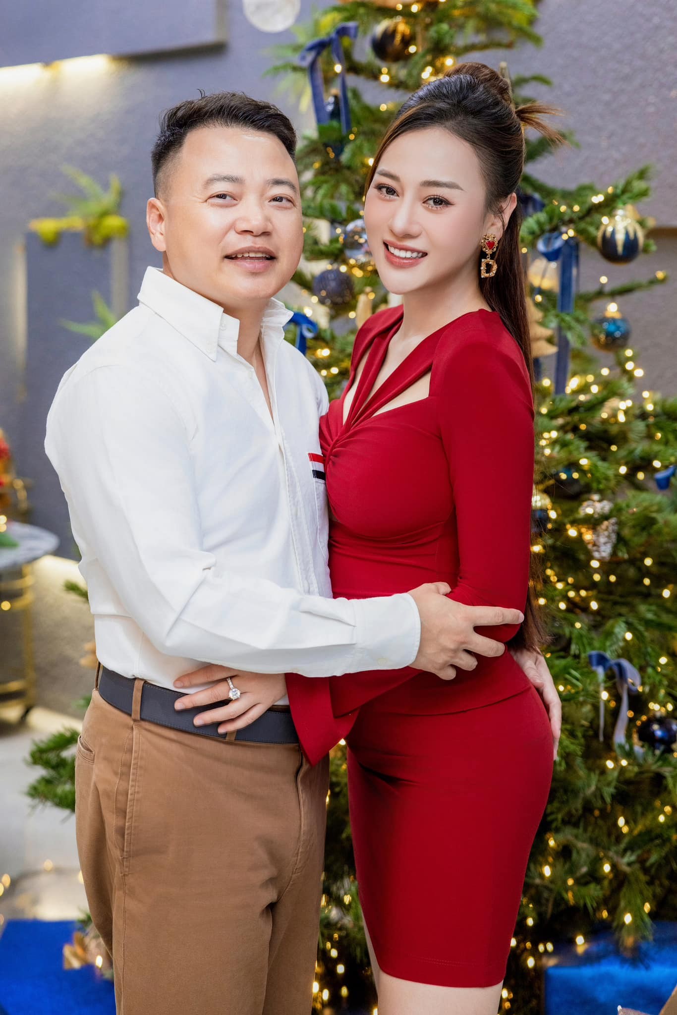 Phương Oanh hiện đang tận hưởng cuộc sống hôn nhân đầy viên mãn bên Shark Bình Phương Oanh hiện đang tận hưởng cuộc sống hôn nhân đầy viên mãn bên Shark Bình