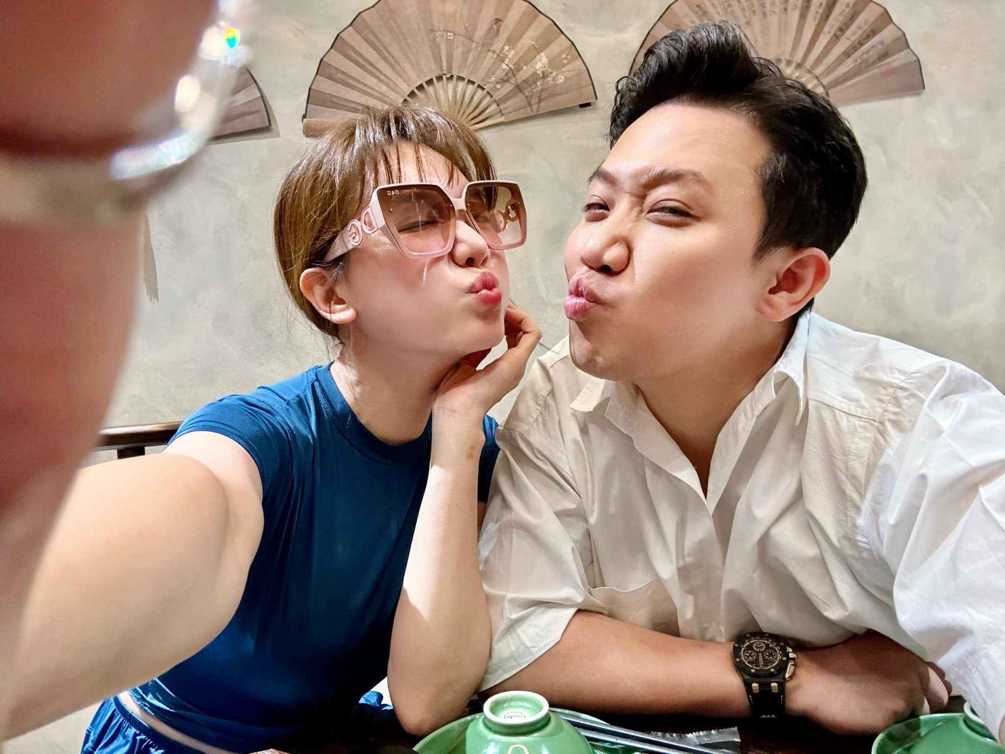 Hari Won được Trấn Thành tặng quà khủng dịp kỷ niệm 8 năm ngày cưới, 'cao thủ không bằng tranh thủ' - Ảnh 2