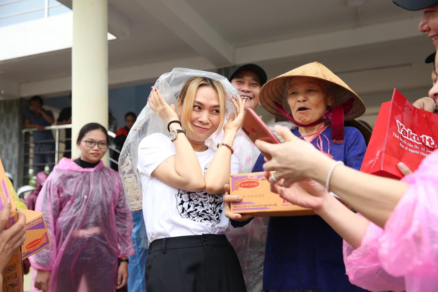 Mỹ Tâm thường xuyên giúp đỡ những người có hoàn cảnh khó khăn