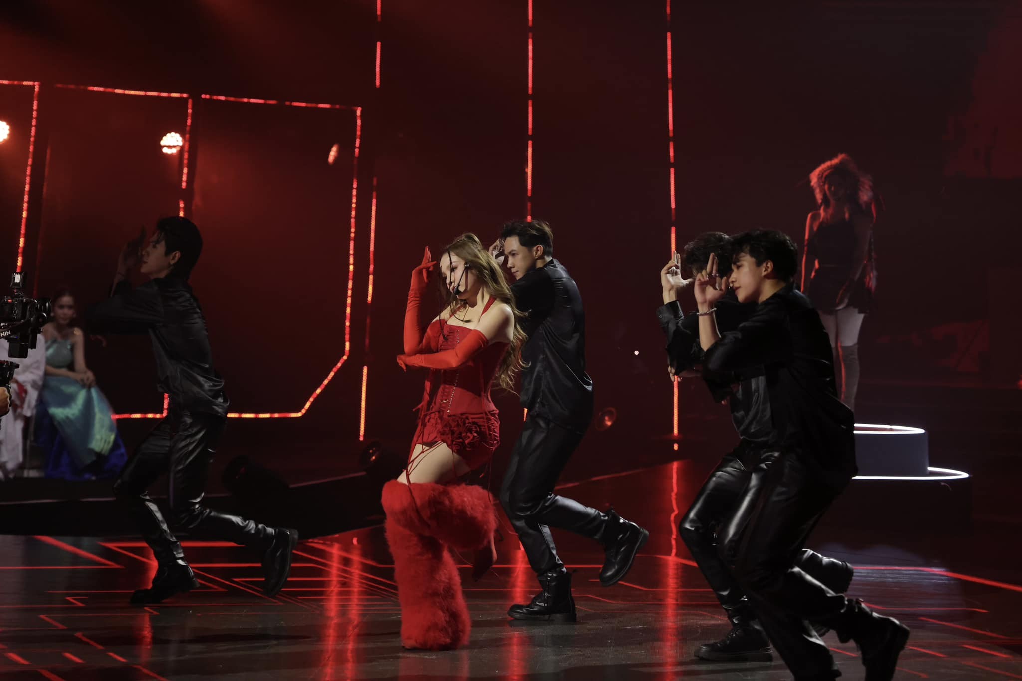 Video: Huyền Baby tung hậu trường tập Đã Không Yêu Thì Thôi cực slay, cỡ nào mà mong chồng không thấy! - Ảnh 8