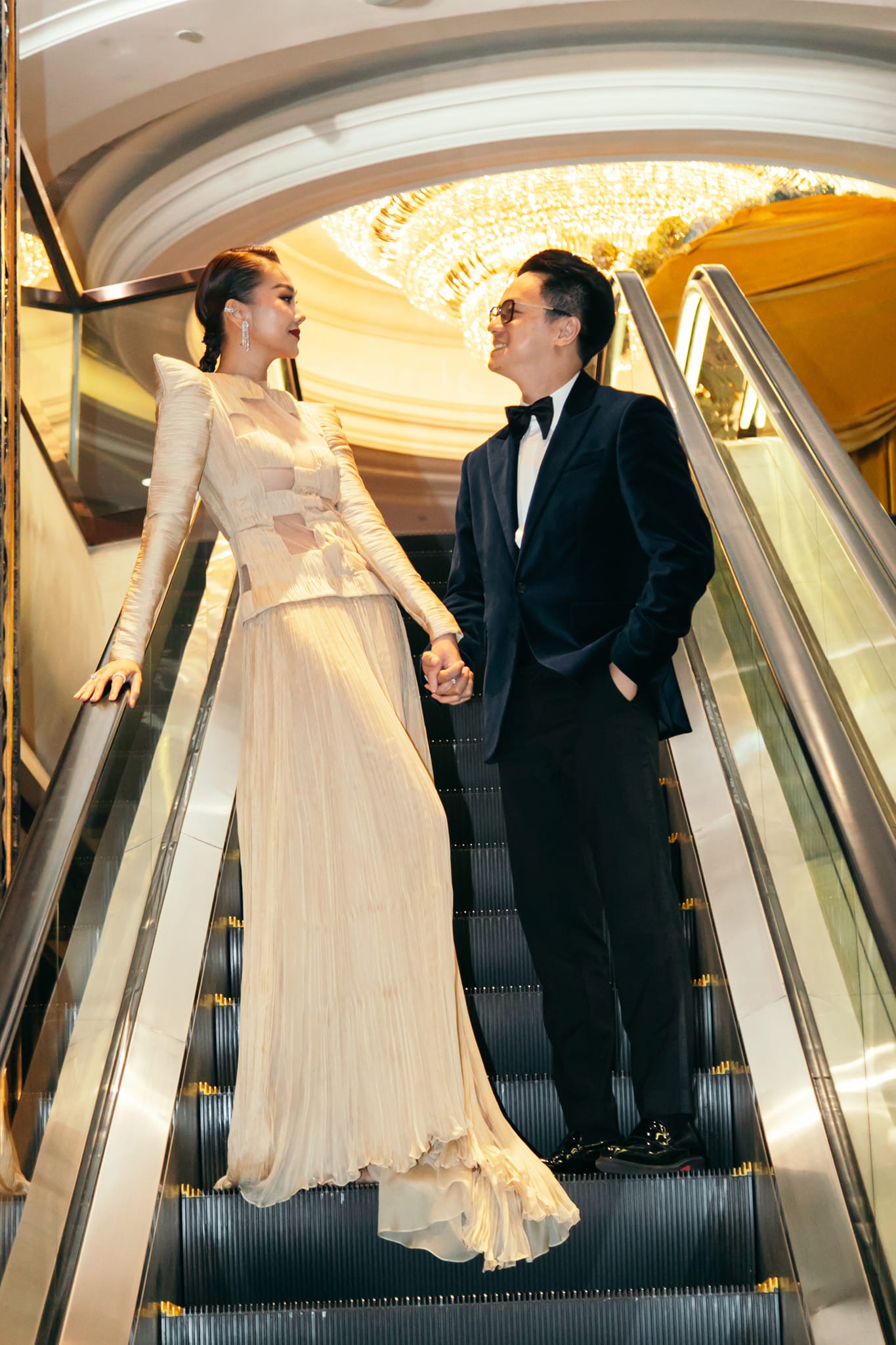 Thanh Hằng và nhạc trưởng Trần Nhật Minh 'tình bể bình' tại sự kiện