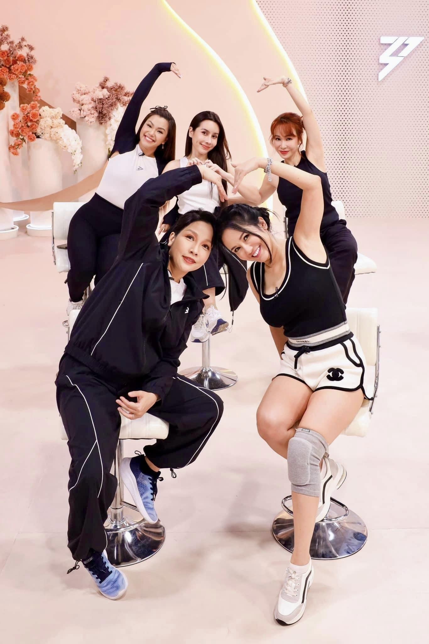 Mỹ Linh - Hồng Nhung đồng hành trong Công diễn 4 Chị Đẹp Đạp Gió Rẽ Sóng