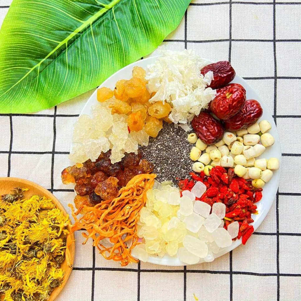 Phương Oanh nấu chè dưỡng nhan, tiết lộ thói quen ăn uống suốt thai kỳ - Ảnh 1