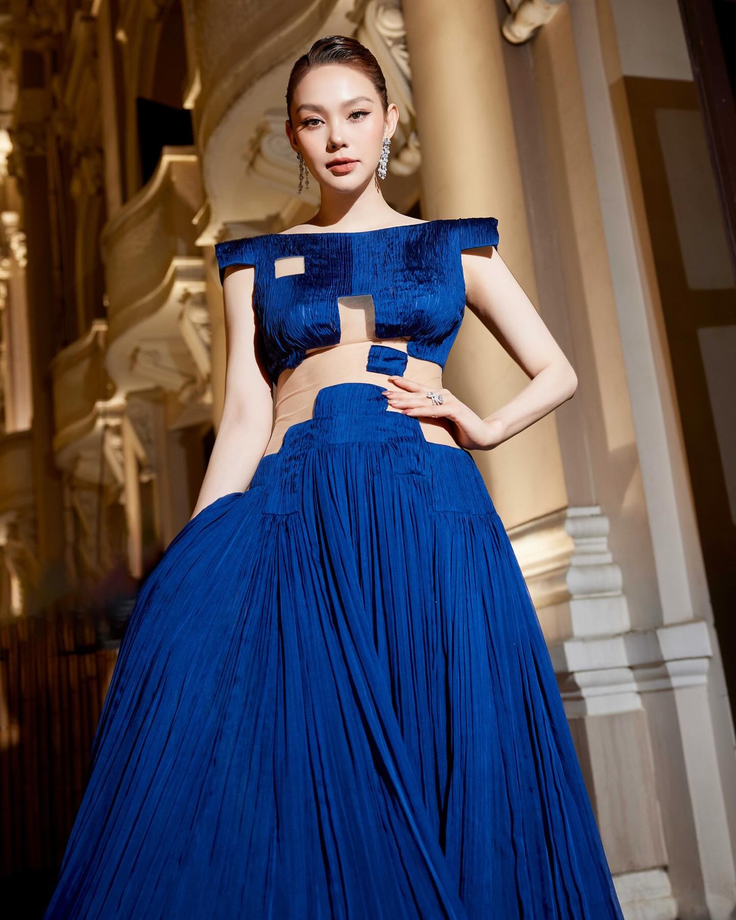 Minh Hằng có sự trở lại vô cùng rực rỡ sau gần 1 năm lui về lo chuyện gia đình