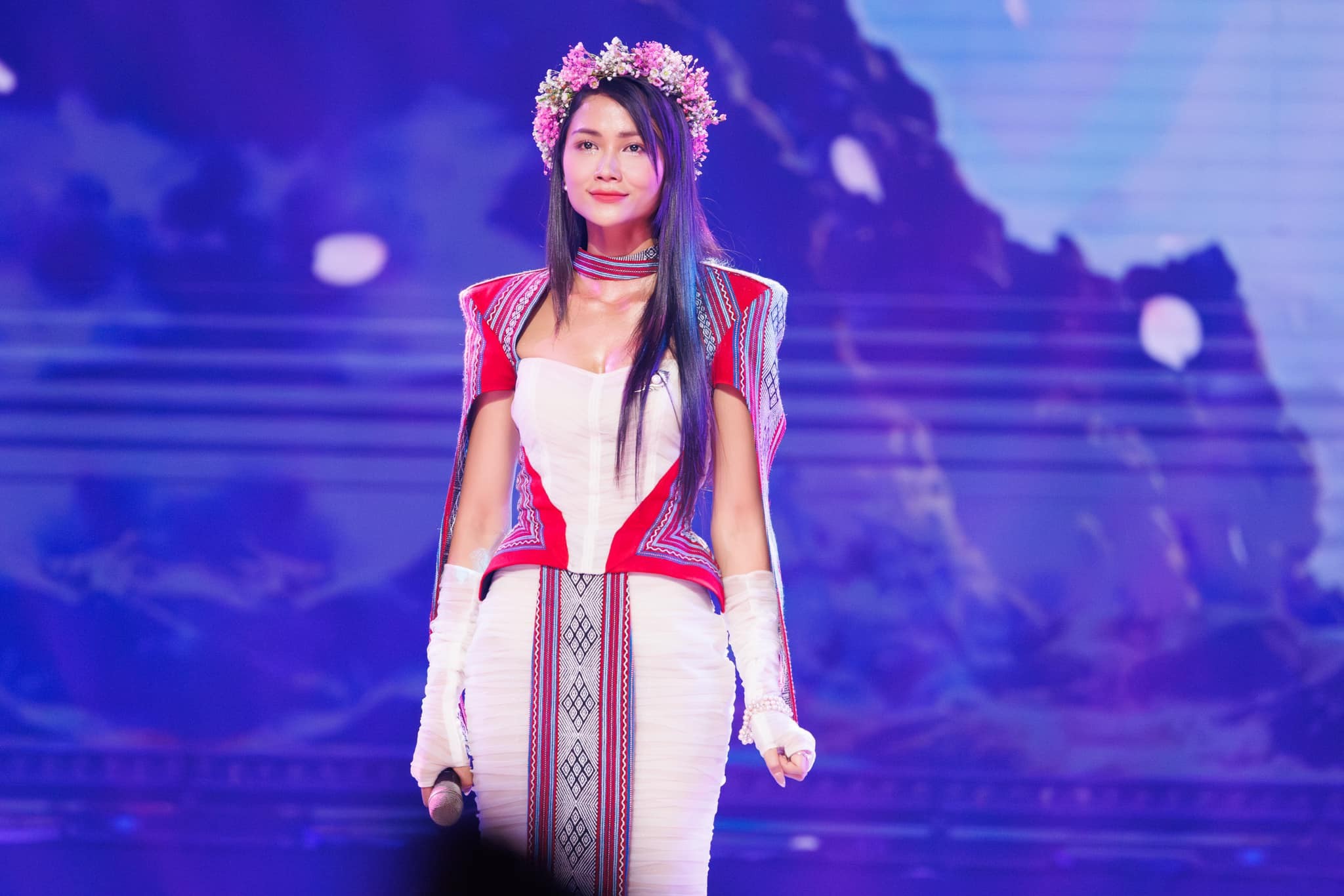 Khán giả đề cao sự phấn đấu, nỗ lực, dám vượt qua giới hạn bản thân của H'Hen Niê