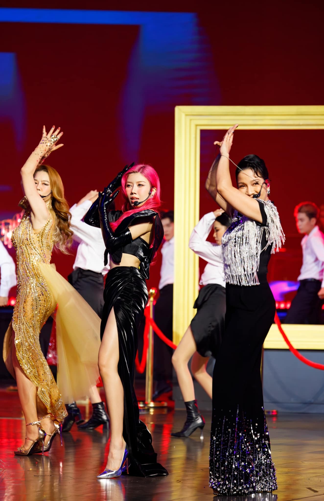 Trang Pháp nói về Công diễn 5 Chị Đẹp Đạp Gió Rẽ Sóng: Đầy mồ hôi nước mắt, bông băng và thâm tím - Ảnh 2