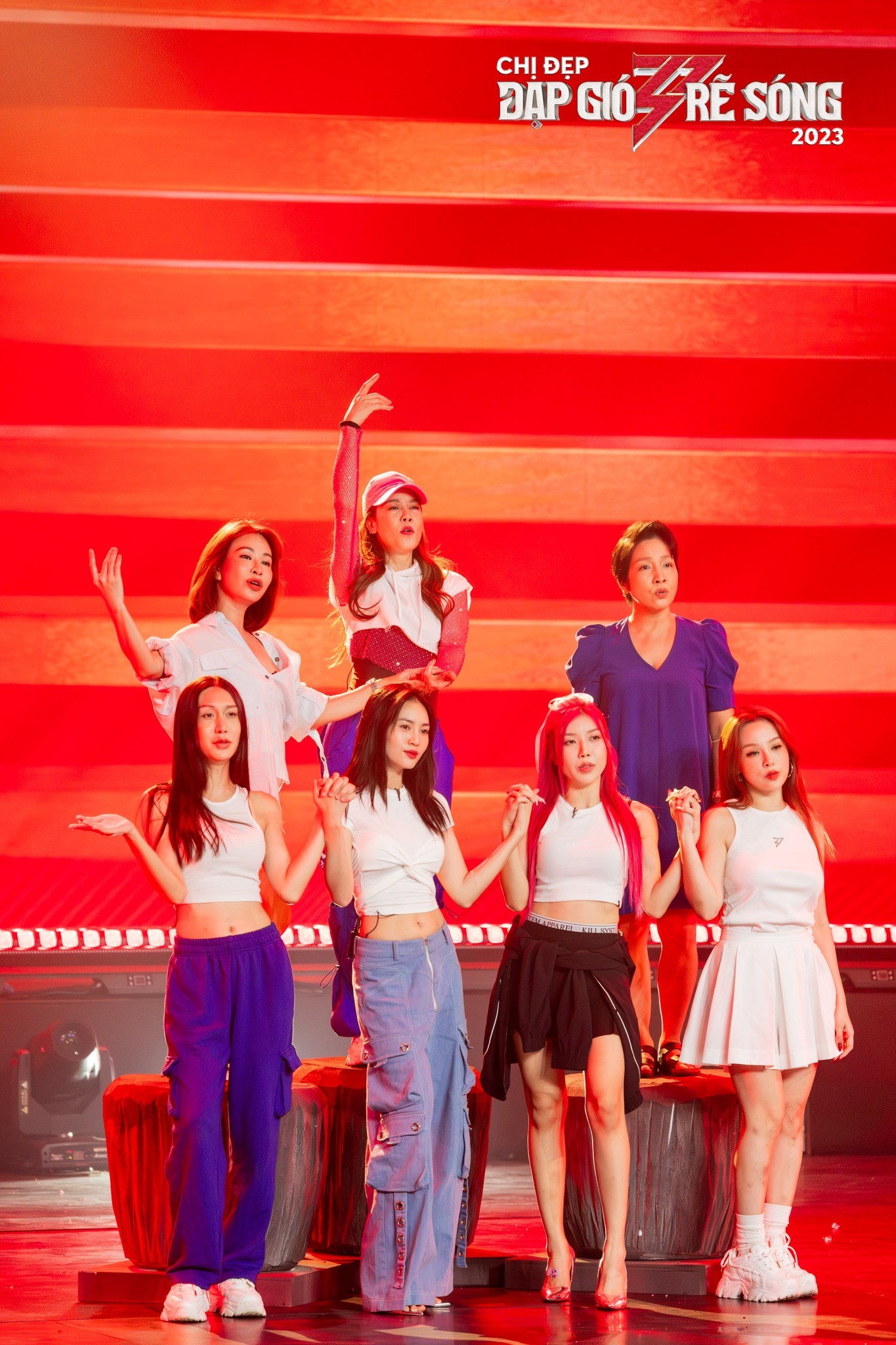 Xuất hiện bản hit 'đỉnh' nhất show Chị Đẹp, dàn vocalist khủng cỡ này bảo sao oanh tạc mạng xã hội - Ảnh 2