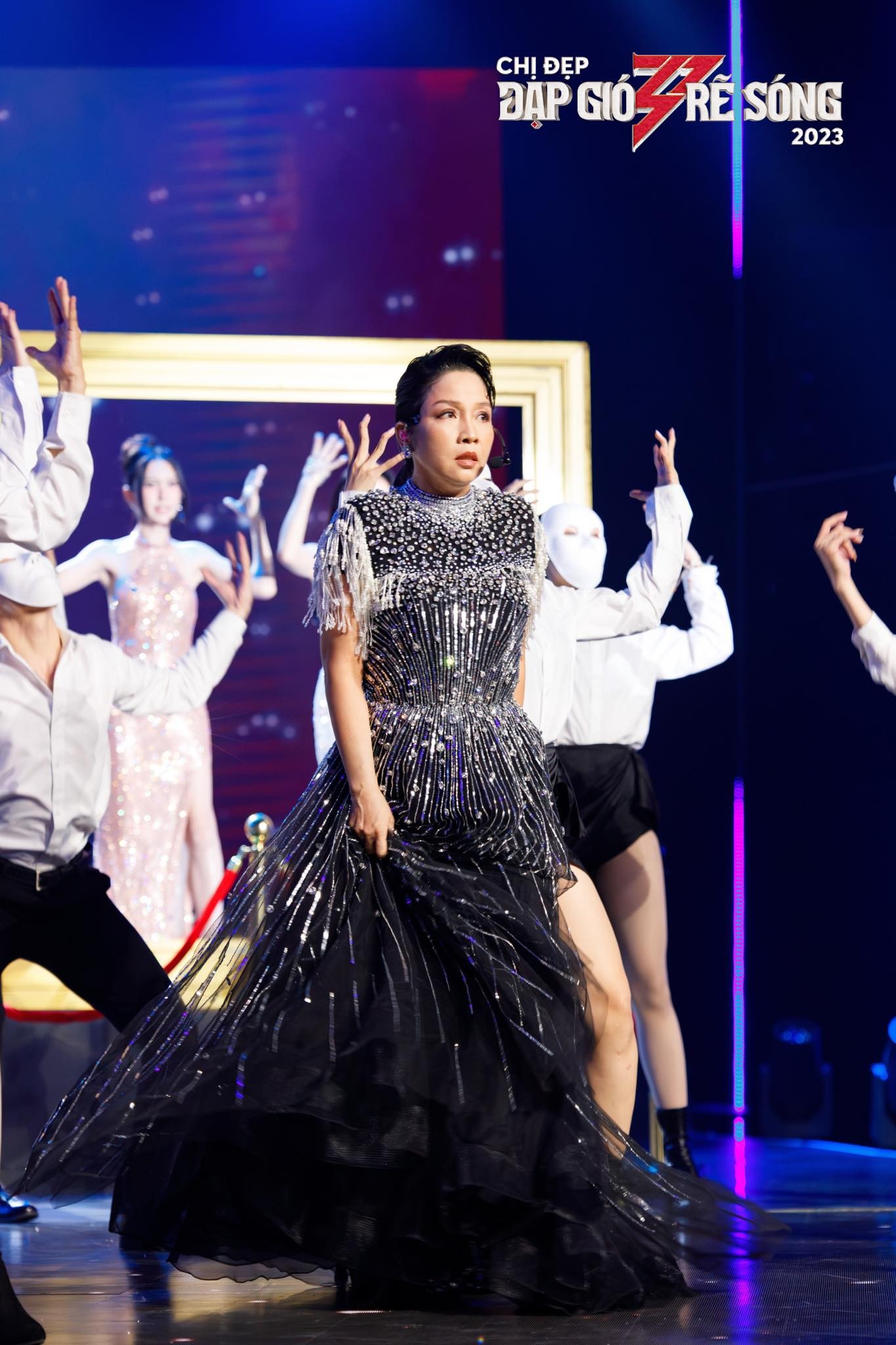 Mỹ Linh 'chơi lớn' chưa từng có khi bản mashup trong Chị Đẹp phá đảo MXH, Diva 'hòa tan' với Gen Z luôn rồi! - Ảnh 1