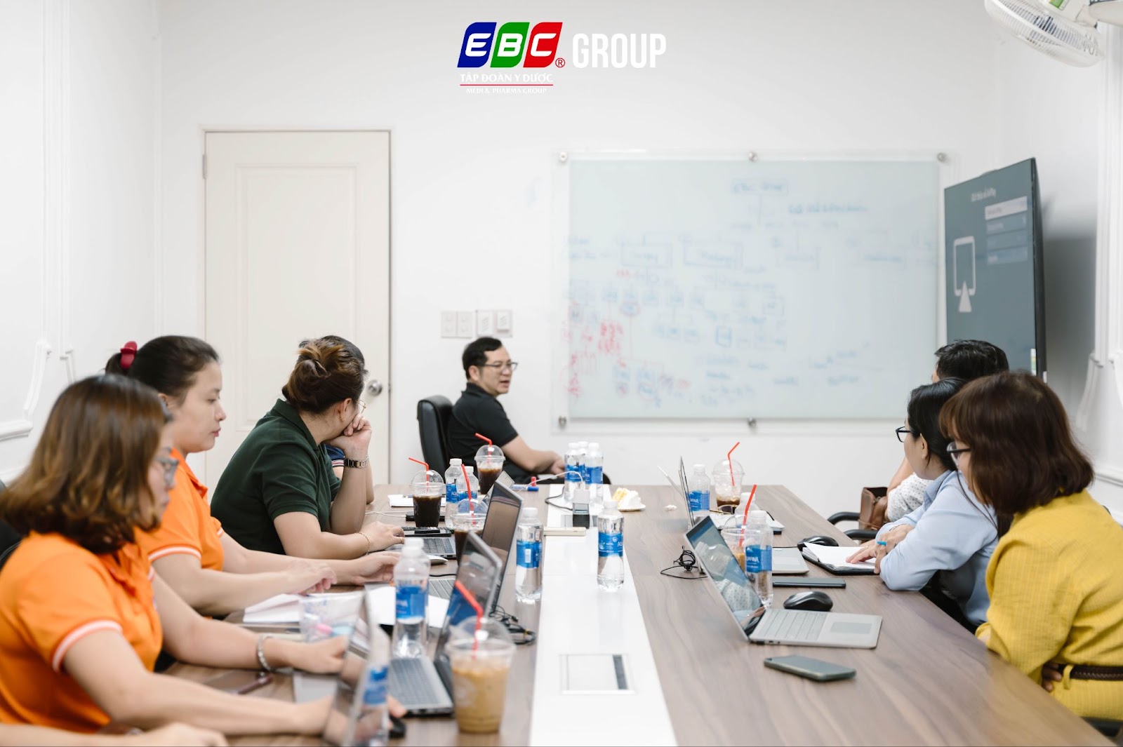 Chủ tịch Đinh Văn Liên họp Ban Lãnh đạo Nhà máy EBB - Ảnh 1 Chủ tịch Đinh Văn Liên họp Ban Lãnh đạo Nhà máy EBB - Ảnh 1