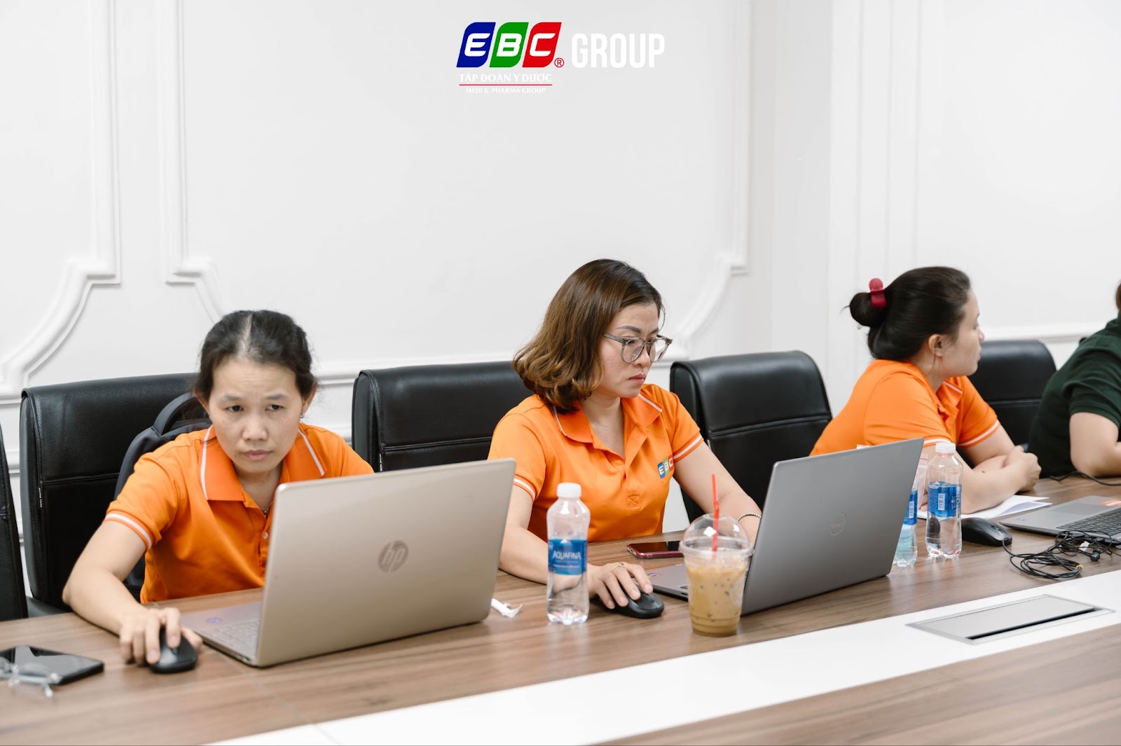 Chủ tịch Đinh Văn Liên họp Ban Lãnh đạo Nhà máy EBB - Ảnh 3 Chủ tịch Đinh Văn Liên họp Ban Lãnh đạo Nhà máy EBB - Ảnh 3