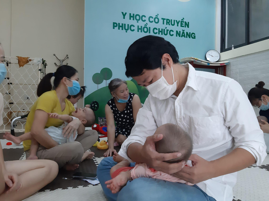 Tiến Sĩ Bác Sĩ Trần Hoàng Hải: Người Mang Tâm Sáng Và Kiến Thức Đông Y Đến Mọi Nhà