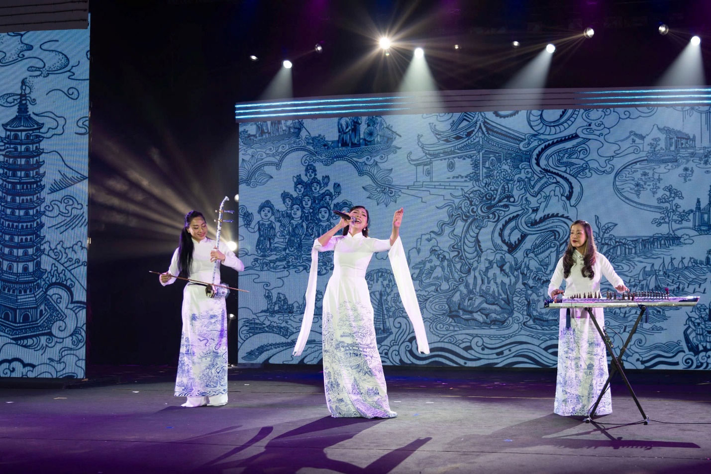 Minh Long tổ chức Lễ kỷ niệm 55 năm thành lập Công ty - Ảnh 2 Minh Long tổ chức Lễ kỷ niệm 55 năm thành lập Công ty - Ảnh 2