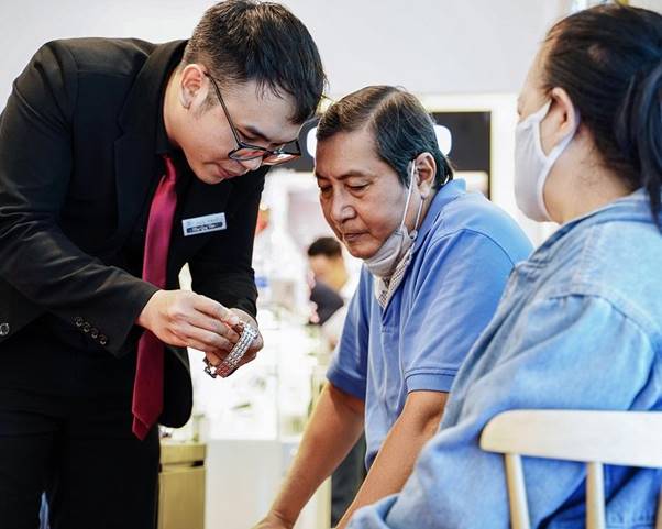 Mua đồng hồ chính hãng: Chọn đại lý uỷ quyền để an tâm hơn - Ảnh 3 Mua đồng hồ chính hãng: Chọn đại lý uỷ quyền để an tâm hơn - Ảnh 3
