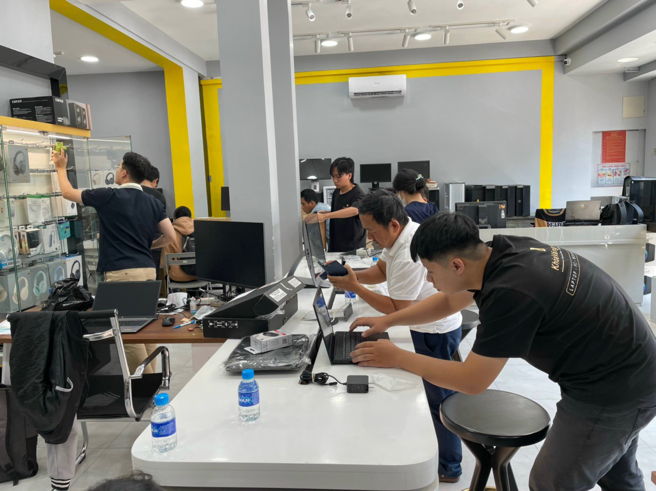 Lý do laptop Dell cũ tại Khóa Vàng luôn hoạt động bền bỉ – Hé lộ quy trình kiểm định 10 bước từ Khoavang.vn - Ảnh 1 Lý do laptop Dell cũ tại Khóa Vàng luôn hoạt động bền bỉ – Hé lộ quy trình kiểm định 10 bước từ Khoavang.vn - Ảnh 1