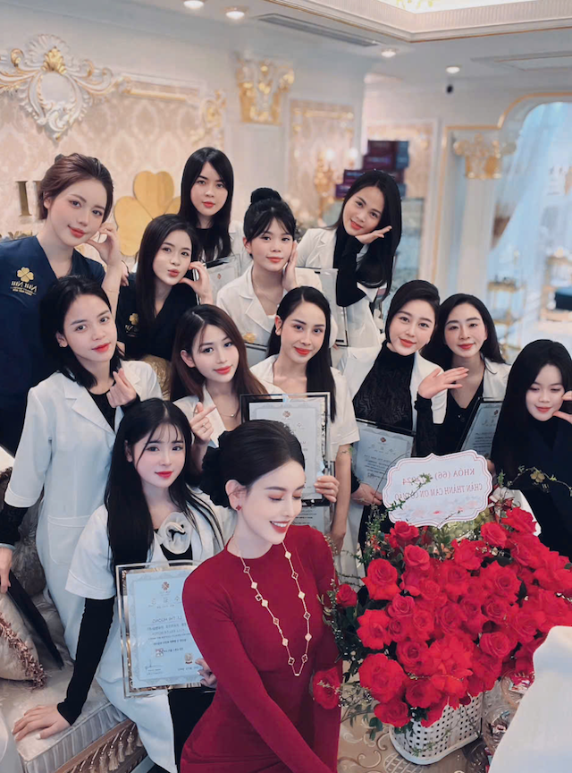 NhiNhi – Ghi dấu ấn bằng đội ngũ nhân viên chuyên nghiệp, tận tâm trong từng trải nghiệm khách hàng - Ảnh 2