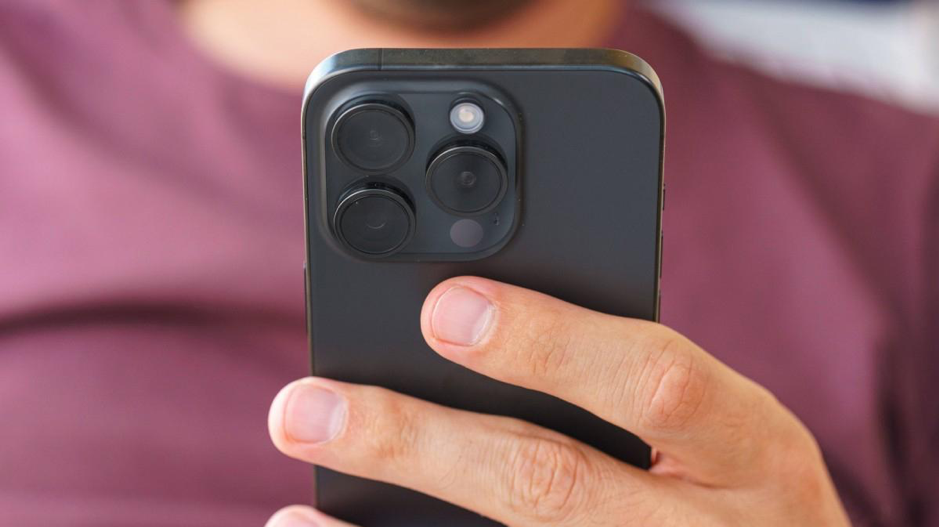 iPhone 16 vs iPhone 15 Pro: Nên lên đời không? - Ảnh 2 iPhone 16 vs iPhone 15 Pro: Nên lên đời không? - Ảnh 2