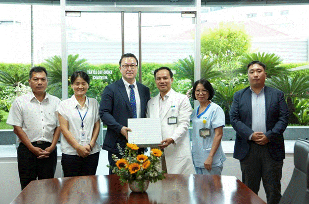 Vì sao ngày càng có nhiều bệnh nhân nước ngoài đến Bệnh viện FV để điều trị bệnh? - Ảnh 2 Vì sao ngày càng có nhiều bệnh nhân nước ngoài đến Bệnh viện FV để điều trị bệnh? - Ảnh 2