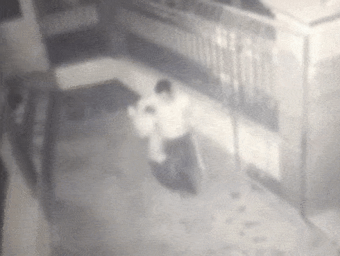 Bắc Giang: Phẫn nộ con trai 8 tuổi bị bố đẻ kéo lê, bạo hành dã man