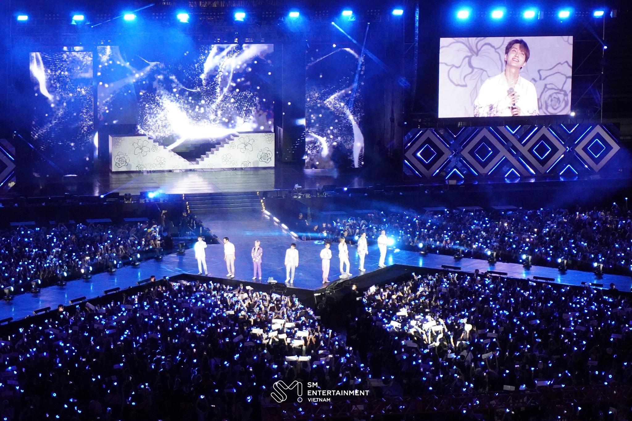 Bỏ ra hàng chục triệu cho một tấm vé concert, fan Việt ngày càng giàu và chịu chi? 1 Bỏ ra hàng chục triệu cho một tấm vé concert, fan Việt ngày càng giàu và chịu chi? 1