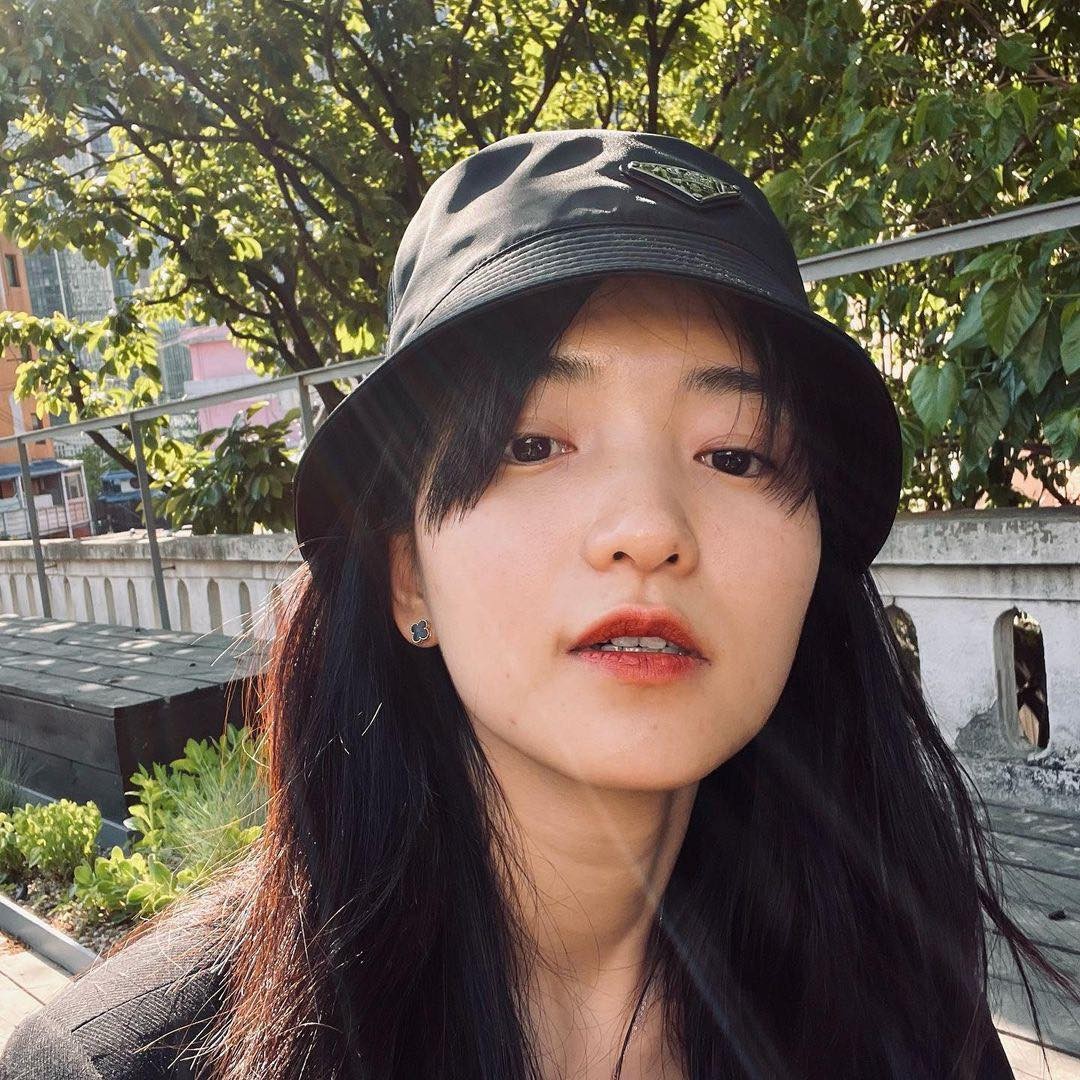 Nữ diễn viên Kim Tae Ri bị ném đá vì lợi dụng fan làm việc không công 2 Nữ diễn viên Kim Tae Ri bị ném đá vì lợi dụng fan làm việc không công 2
