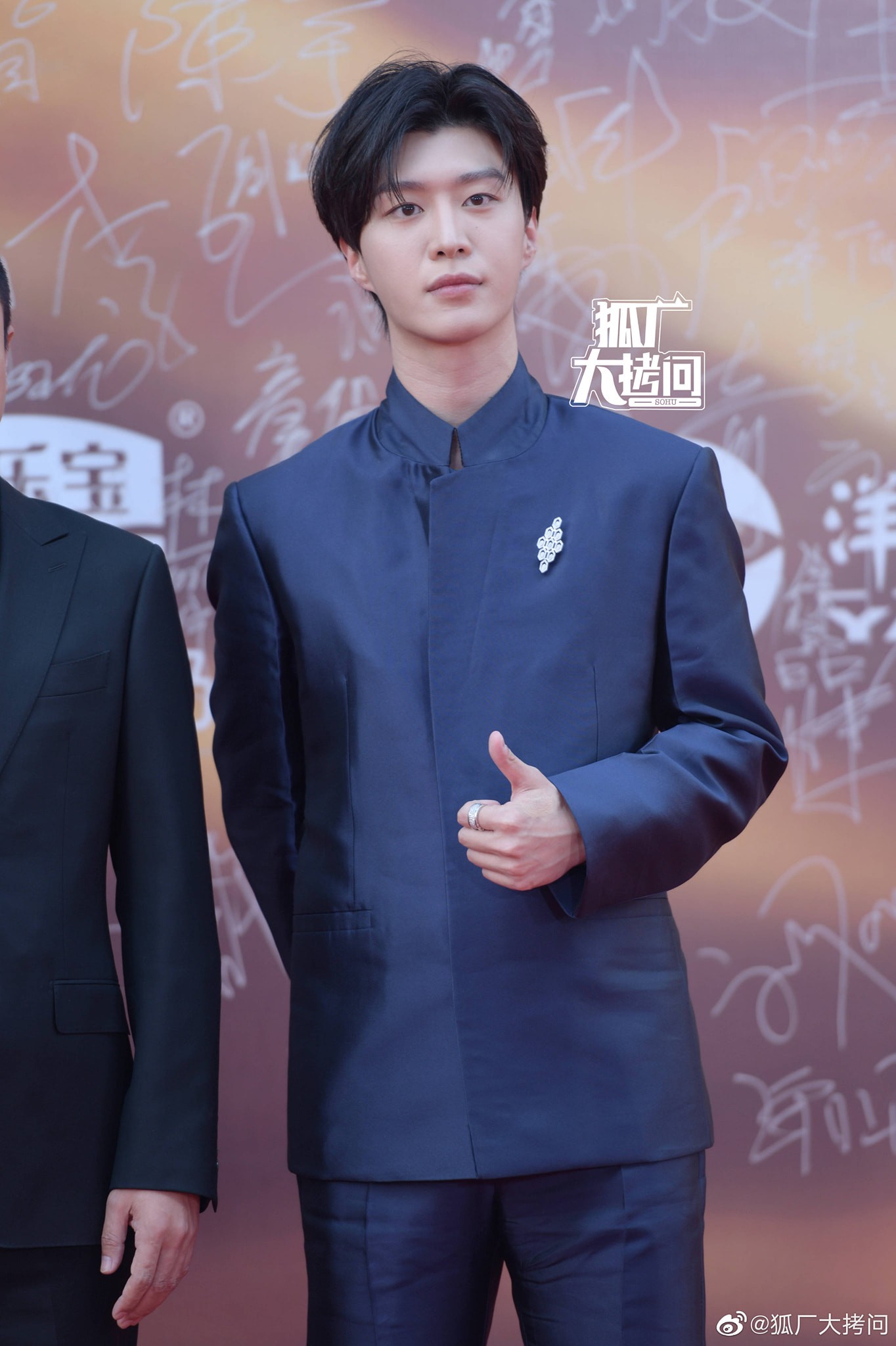 Phạm Thừa Thừa tỏa sáng dù không cần photoshop