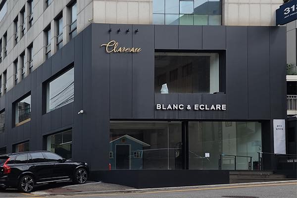 Cửa hàng thời trang tại Hàn Quốc của Jessica Jung bị cưỡng chế đóng cửa vì không nộp tiền thuê nhà Cửa hàng thời trang tại Hàn Quốc của Jessica Jung bị cưỡng chế đóng cửa vì không nộp tiền thuê nhà
