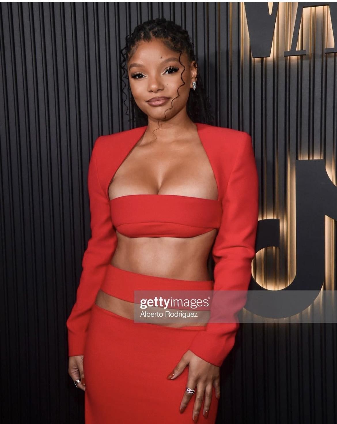 Nữ diễn viên sinh năm 2000 sở hữu body đồng hồ cát bốc lửa khiến nhiều người ngưỡng mộ. Ảnh: Getty Images