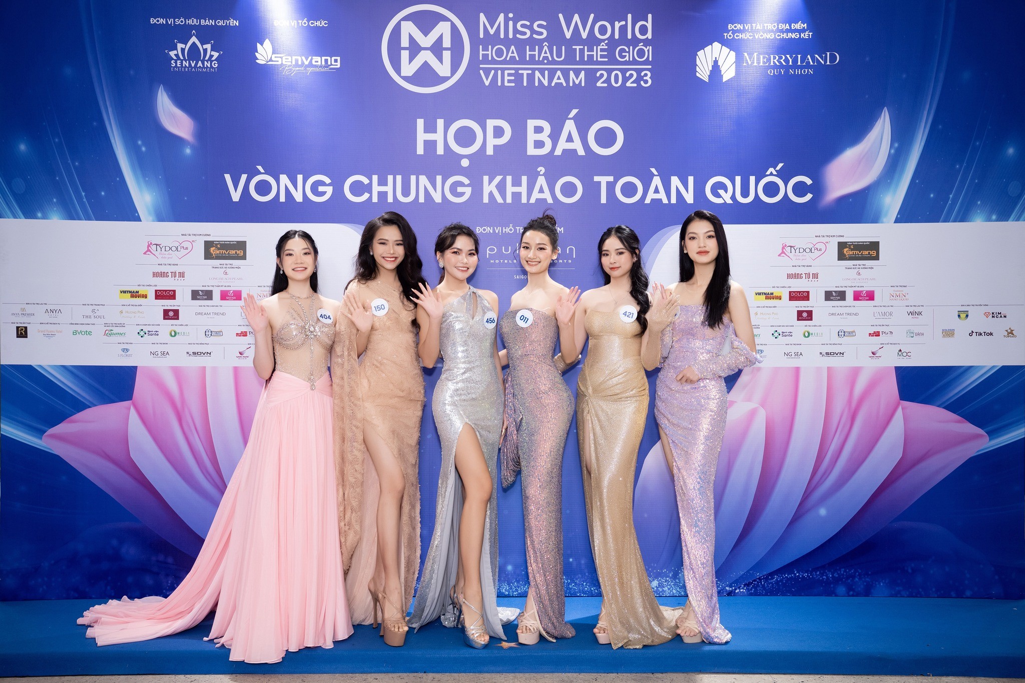 Top 59 thí sinh Miss World Vietnam 2023 xuất hiện đầy lộng lẫy tại thảm đỏ của Họp báo Vòng Chung khảo Toàn quốc 