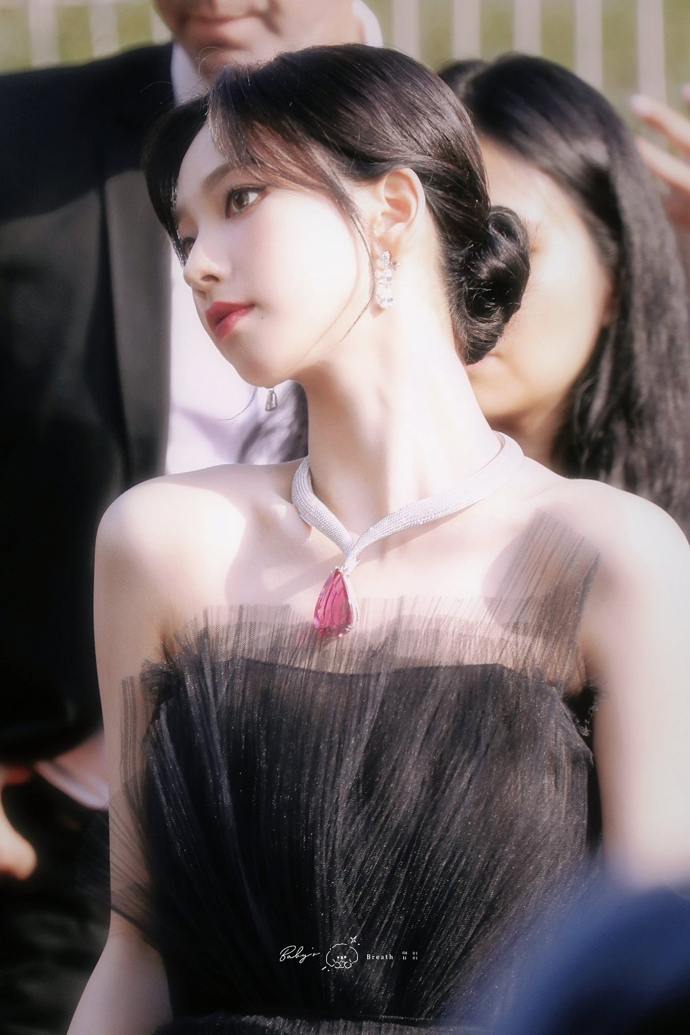 10 nghệ sĩ được nhắc nhiều nhất tại Cannes: Phạm Băng Băng mất hút, BLACKPINK thể hiện đẳng cấp toàn cầu - Ảnh 10