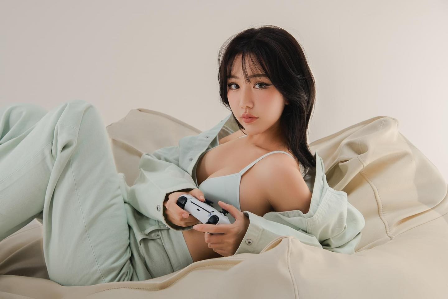 Nữ ca sĩ 34 tuổi sở hữu body đáng mơ ước với số đo ba vòng 'chuẩn không cần chỉnh'