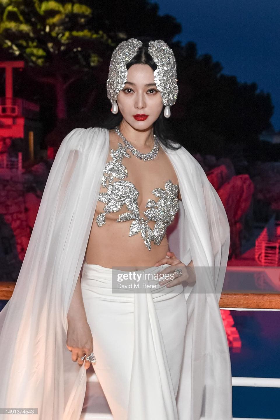 Thân hình của Phạm Băng Băng có phần 'xồ xề', khác hẳn với hình ảnh được chỉnh sửa kỹ càng được chia sẻ ràm rộ trên mạng