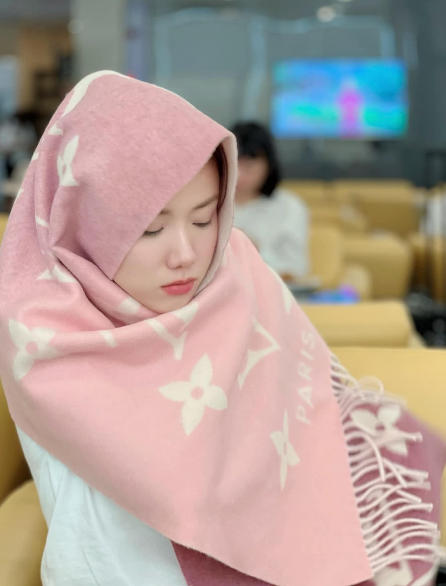 Phương Ly tự nhận là 'em bé', tung loạt ảnh hack tuổi đỉnh cao khiến dân tình trầm trồ - Ảnh 8