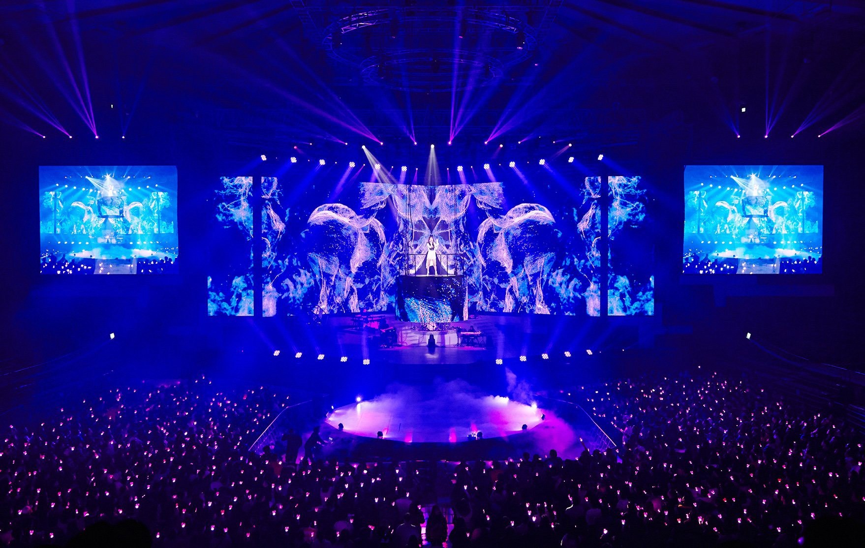 Đức Phúc sang Hàn đi concert 'chị gái', tiện debut làm idol Kpop cùng Thùy Tiên - Ảnh 2 Đức Phúc sang Hàn đi concert 'chị gái', tiện debut làm idol Kpop cùng Thùy Tiên - Ảnh 2