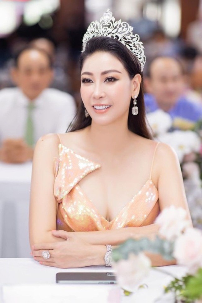 Vẻ đẹp '10 phân vẹn 10' của Thanh Thủy và Hà Kiều Anh nhận được cơn mưa lời khen từ cư dân mạng Vẻ đẹp '10 phân vẹn 10' của Thanh Thủy và Hà Kiều Anh nhận được cơn mưa lời khen từ cư dân mạng