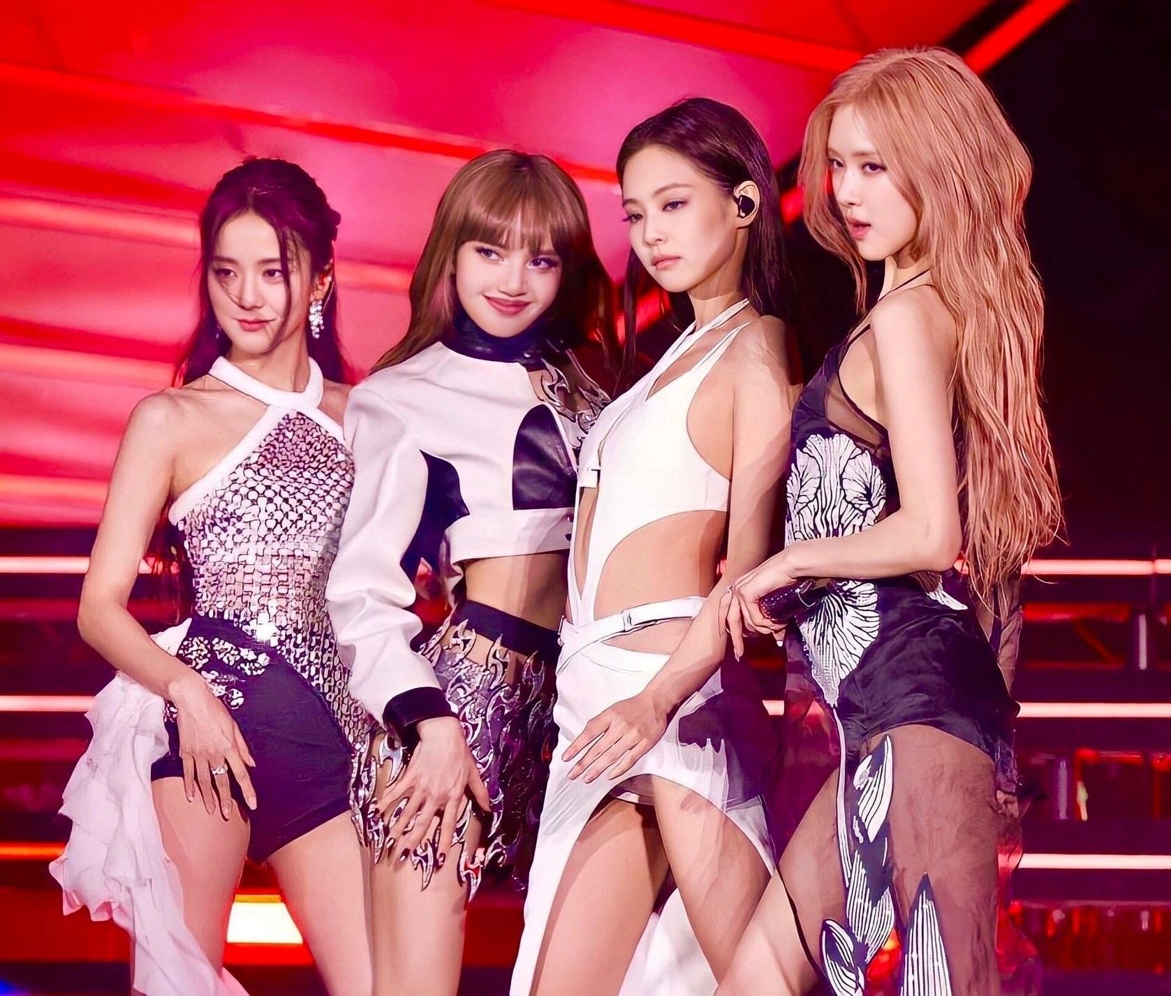 Cận cảnh chuyên cơ sang chảnh chở BlackPink lưu diễn tại nước ngoài: Giá thuê 'sương sương' 15 tỷ một lần bay! - Ảnh 1