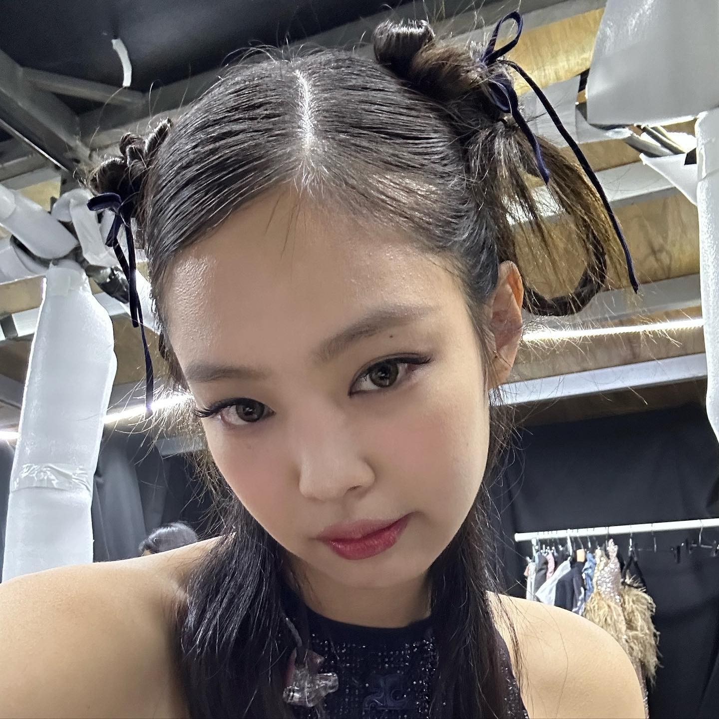 Jennie gặp vấn đề về sức khỏe khiến các fan lo lắng Jennie gặp vấn đề về sức khỏe khiến các fan lo lắng