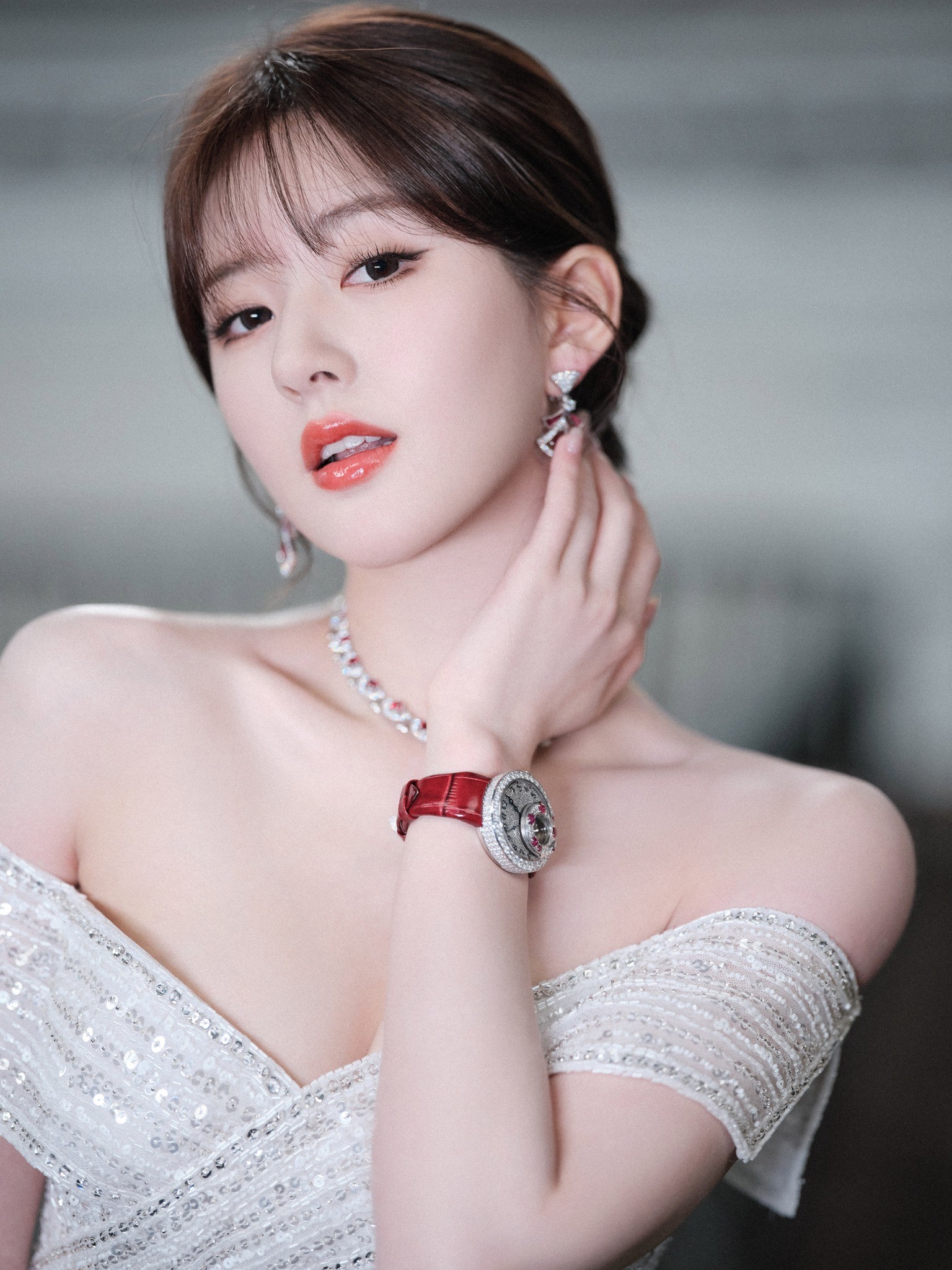 Triệu Lộ Tư xinh như tiên nữ, nhan sắc ngày càng thăng hạng nhưng bị lộ mặc váy đi mượn - Ảnh 2