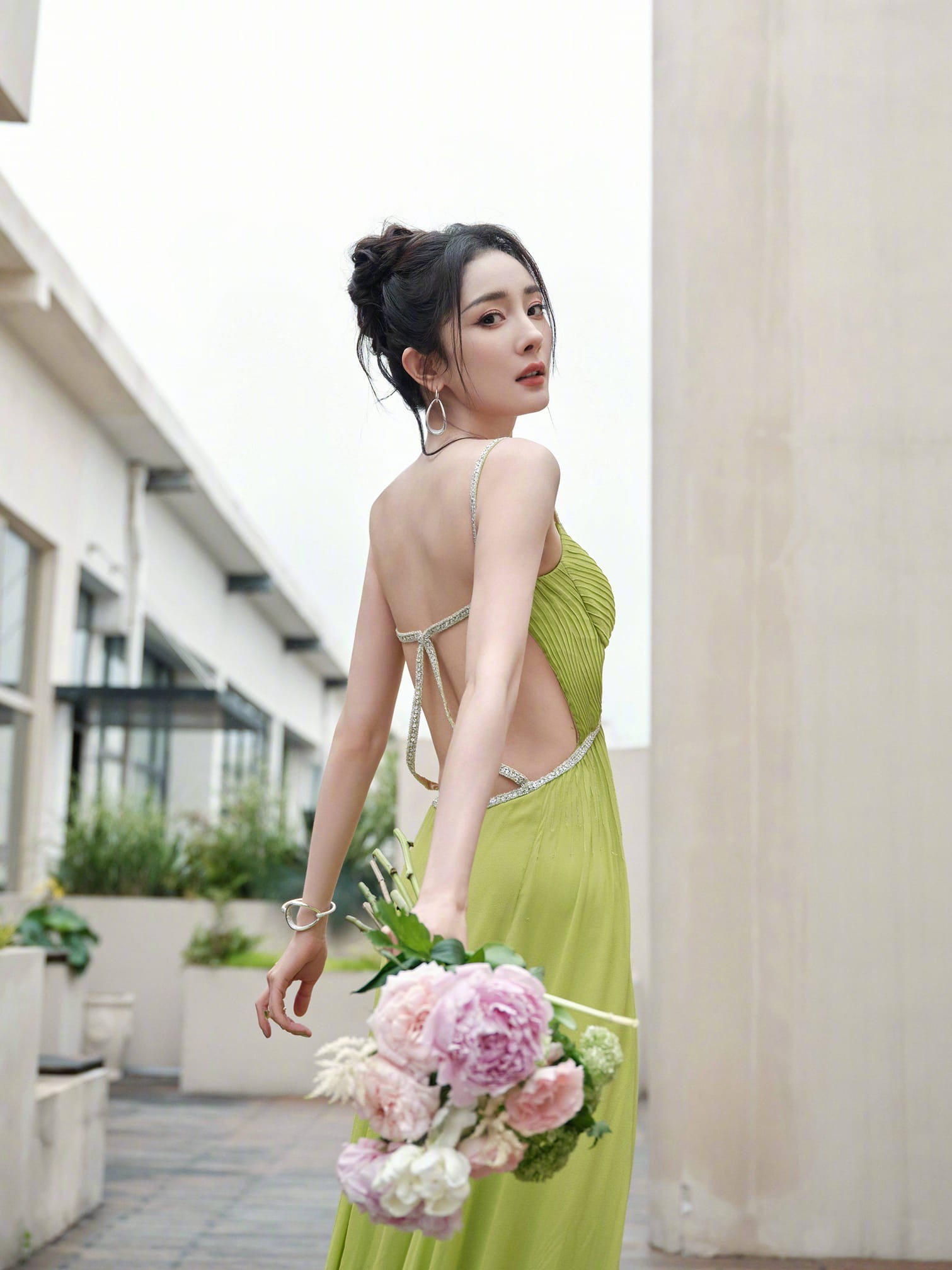 Dương Mịch gây sốt bởi visual đẹp vô thực: Không hổ danh tiểu hoa đán hàng đầu Trung Quốc - Ảnh 7 Dương Mịch gây sốt bởi visual đẹp vô thực: Không hổ danh tiểu hoa đán hàng đầu Trung Quốc - Ảnh 7