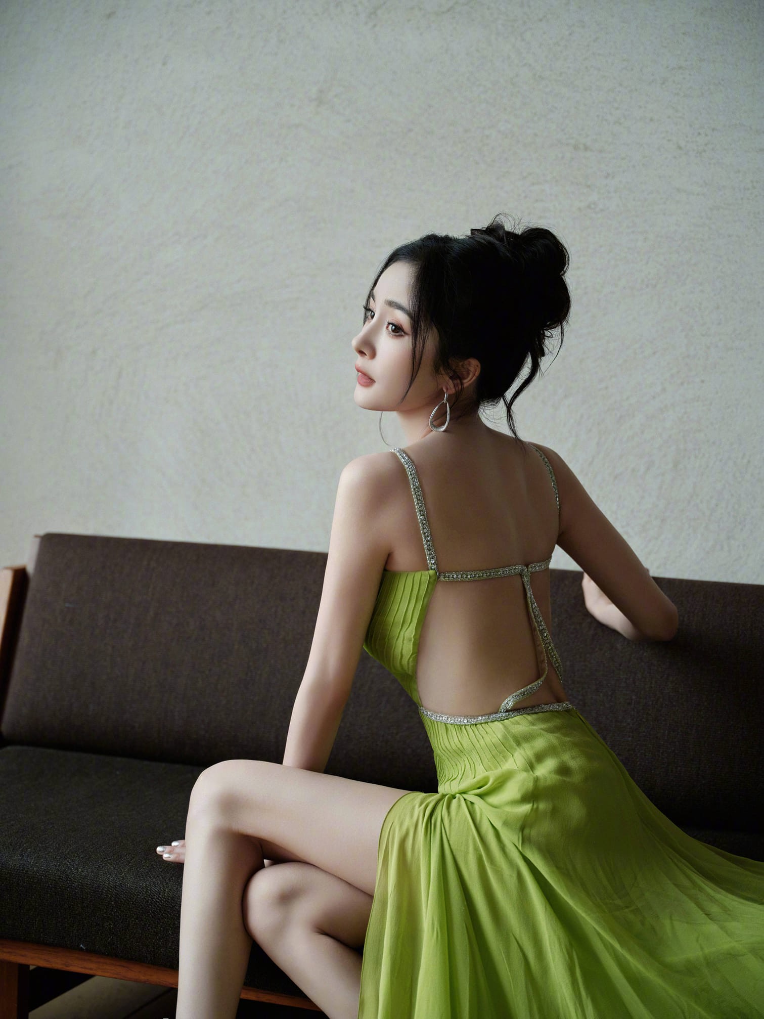 Dương Mịch gây sốt bởi visual đẹp vô thực: Không hổ danh tiểu hoa đán hàng đầu Trung Quốc - Ảnh 6 Dương Mịch gây sốt bởi visual đẹp vô thực: Không hổ danh tiểu hoa đán hàng đầu Trung Quốc - Ảnh 6