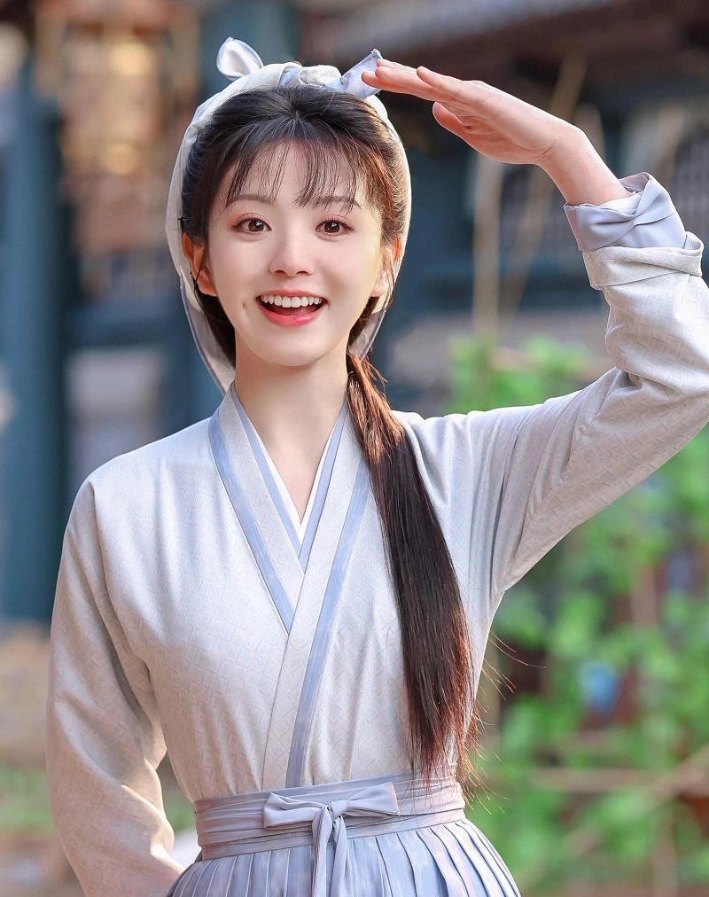 Visual xinh xắn đáng yêu của Điền Hi Vi Visual xinh xắn đáng yêu của Điền Hi Vi