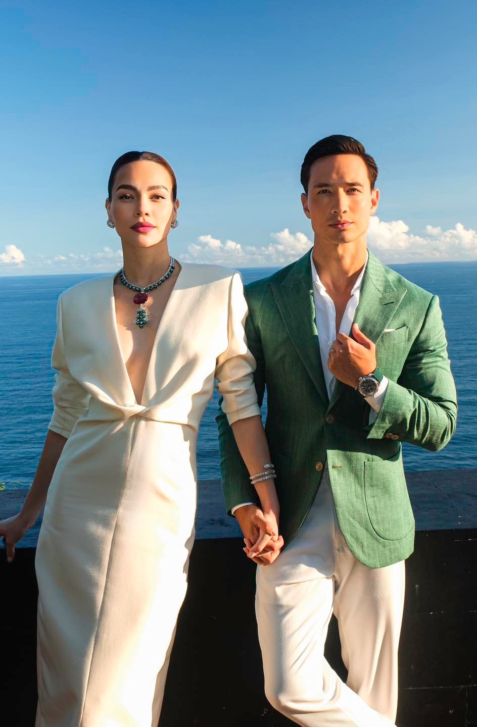 Vợ chồng Hà Hồ - Kim Lý tay trong tay tại Bali Vợ chồng Hà Hồ - Kim Lý tay trong tay tại Bali