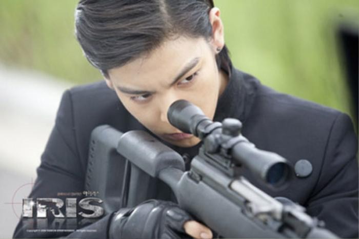 T.O.P nhận được nhiều đánh giá cao trong 'Iris' T.O.P nhận được nhiều đánh giá cao trong 'Iris'