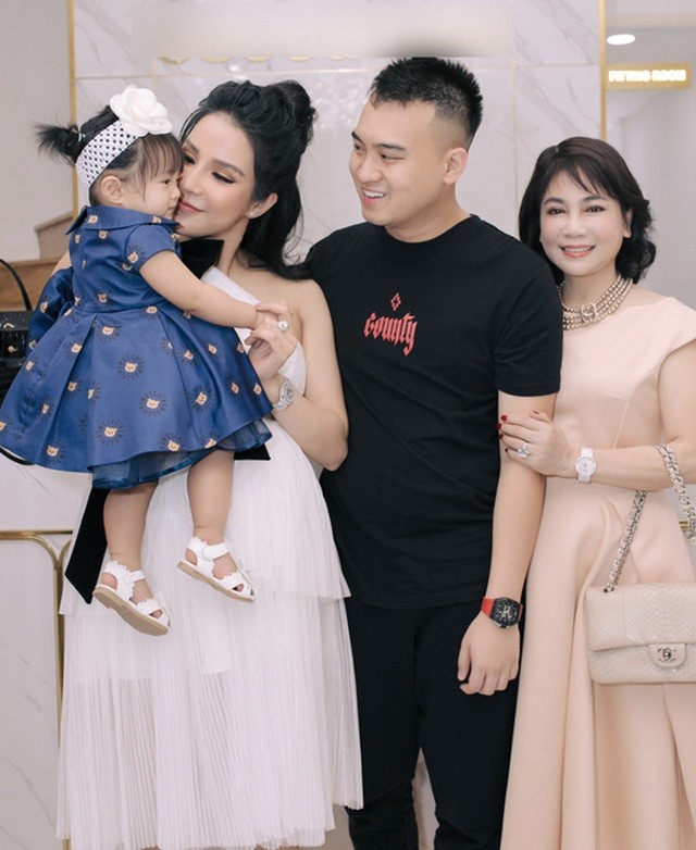 Diệp Lâm Anh: 'Tôi rất thương mẹ chồng nhưng xa mặt thì cách lòng' - Ảnh 1