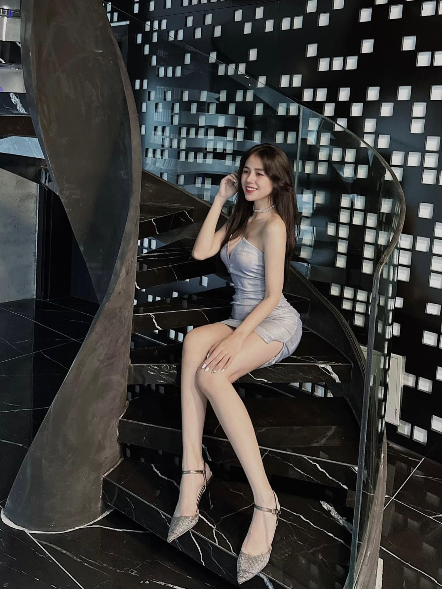 Có thể thấy, phong cách thời trang của Hương Ly ngày càng gợi cảm Có thể thấy, phong cách thời trang của Hương Ly ngày càng gợi cảm