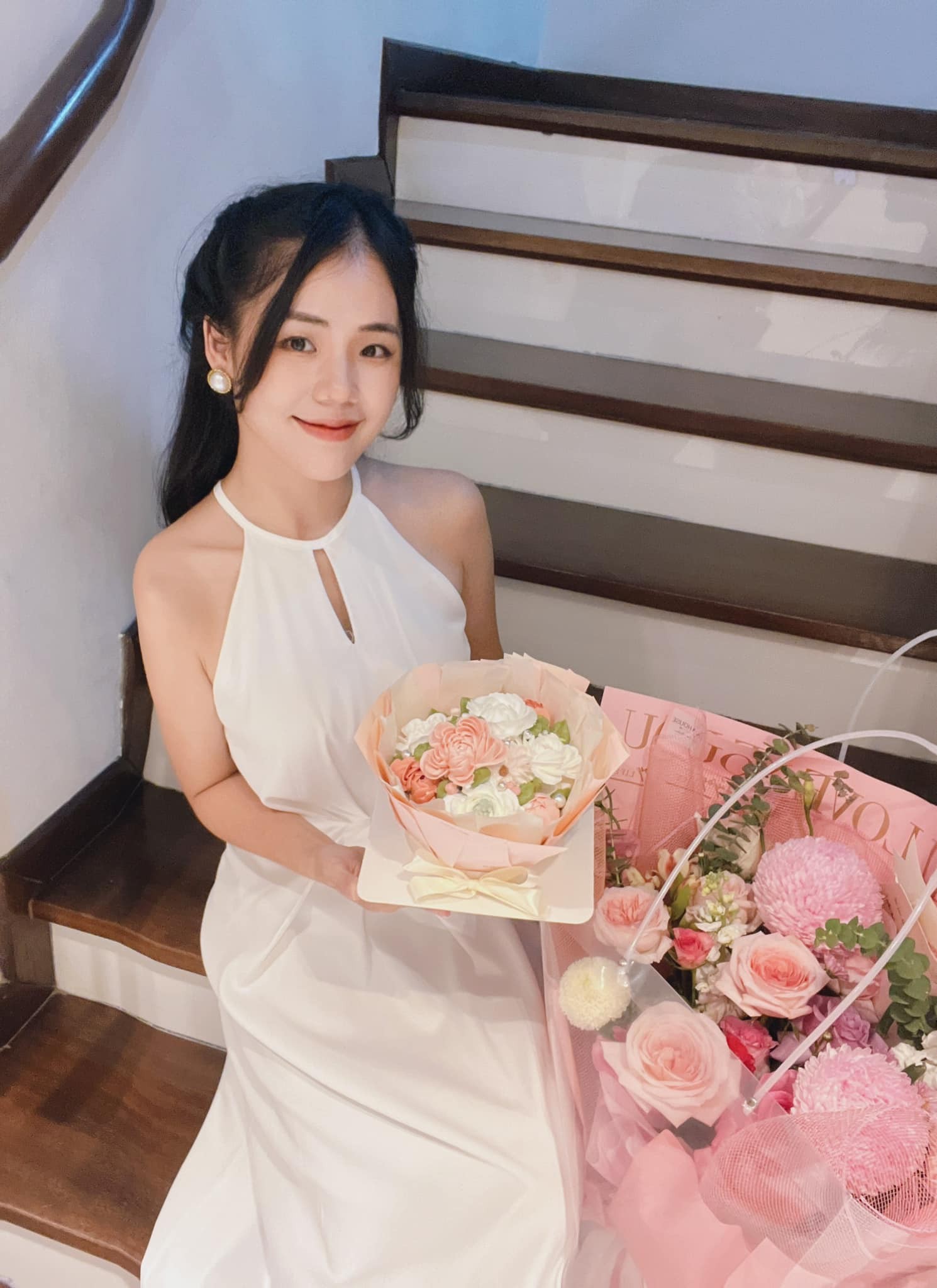 'Thánh cover' Hương Ly khoe body 'bỏng mắt', vướng nghi án trùng tu vòng 1 - Ảnh 7 'Thánh cover' Hương Ly khoe body 'bỏng mắt', vướng nghi án trùng tu vòng 1 - Ảnh 7