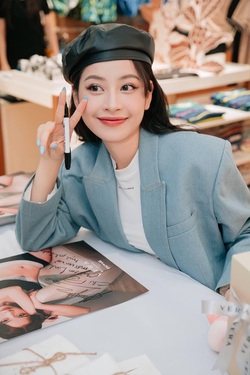 Chi Pu khẳng định sẽ hoạt động song song tại Việt Nam và Trung Quốc