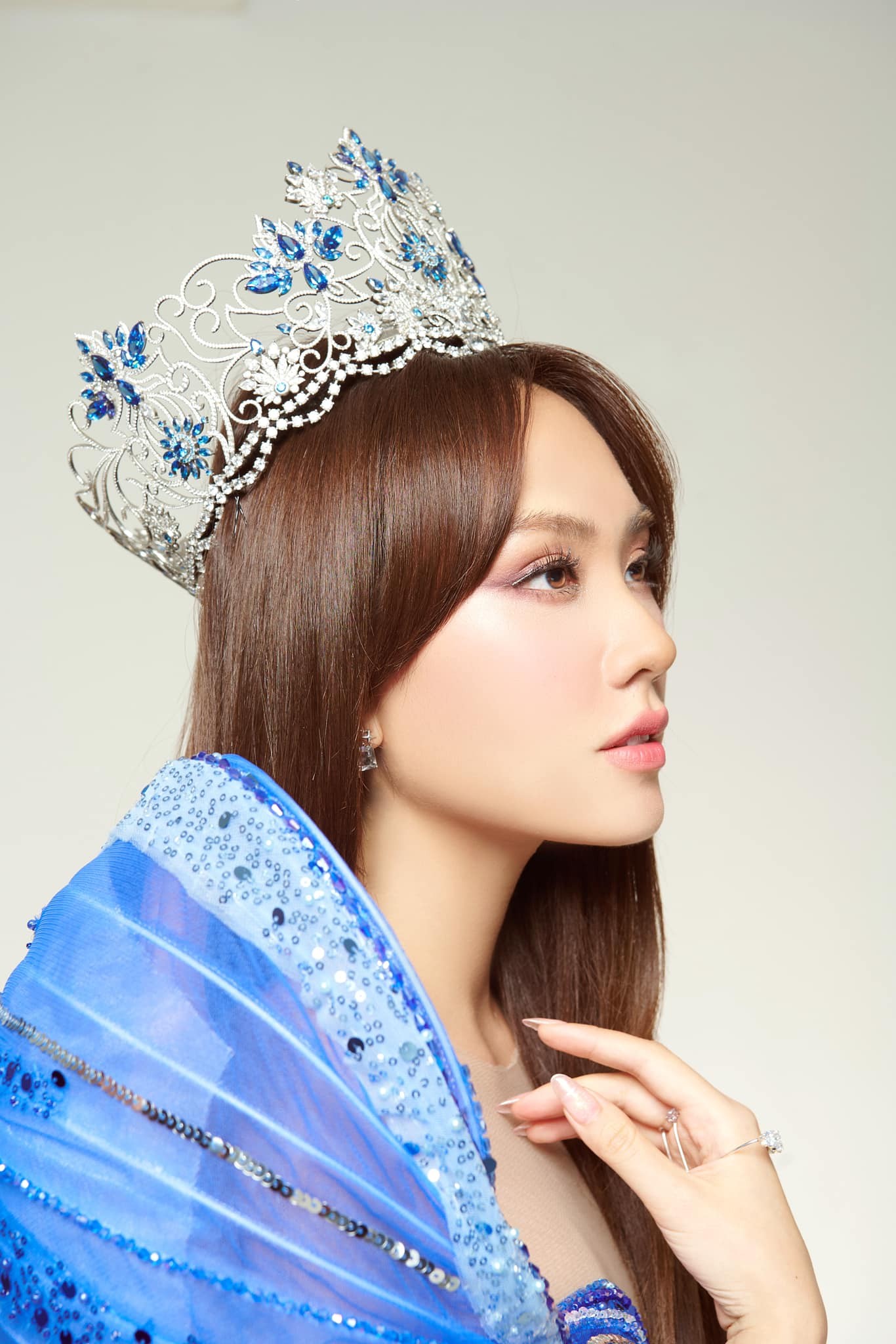 Dù vậy, một số khán giả cho rằng outfit này vẫn chưa đủ khiến Mai Phương nổi bật với vai trò Hoa hậu