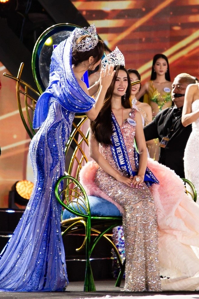 Huỳnh Trần Ý Nhi chính thức đăng quang Miss World Vietnam 2023! - Ảnh 1