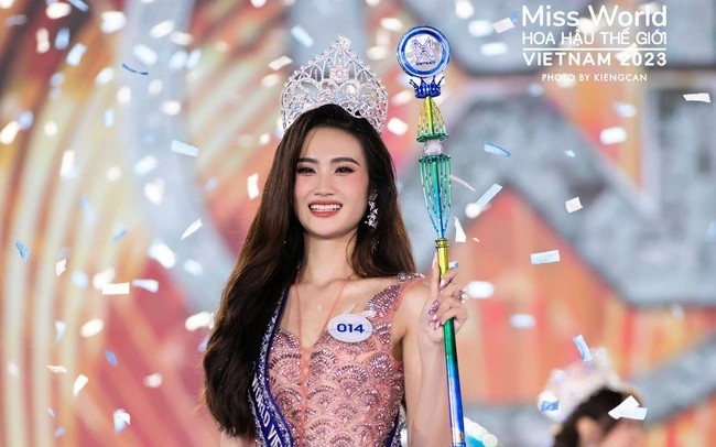 Ý Nhi giành vương miện Miss World Vietnam 2023